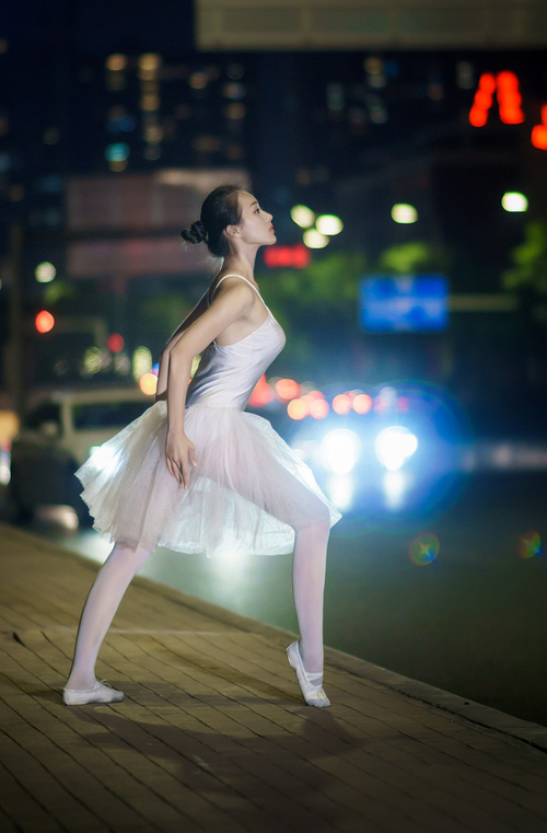 巴尔:全黑队中场的“破坏者”,精准抢断并快速反击